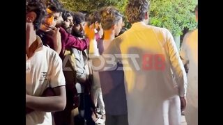 Orang India emang kadang absurd banget