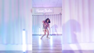 Indian Girl Ridmaa Sethi Dance