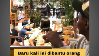 Mainnya pro, tapi koneksi minta ampun! Memelucu