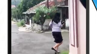Ondel² bilek  Ga gigit kok kak
