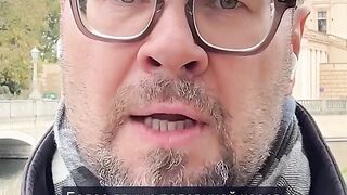 ГЕРХАРД ШРЬОДЕР Е РАЗСЛЕДВАН ОТ ГЕРМАНСКИТЕ ВЛАСТИ