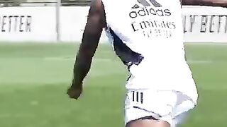 David Alaba has such a great technique