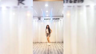 Indian Girl Anshika Pradhan Dance