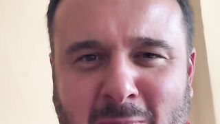 КОСТАДИНОВ Е ДАЛ ГЛАСОВЕ НА ПЕЕВСКИ