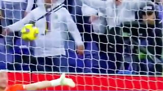 Momen Langka Penalti Mbappe