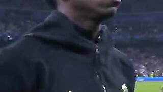 Éder Militão hyped