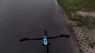 POV SESSION automobile shieldbmx bike mtb bmxplus bikelife dirtbiketricks downhill mtbli
