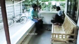 Dulu belum semua orang punya TV,