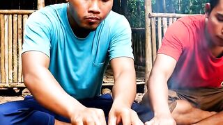 mukbang daging buaya
