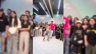 Indian Girl Avishi Upadhayay Dance