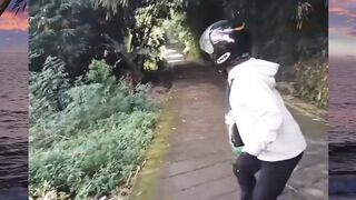 Ternyata beneran kesurupan bjir