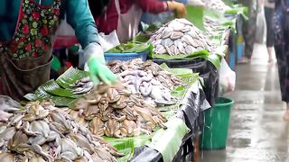 Amazing Frog Market in Asia  Traditional Street Market Selling Fresh Produce