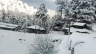 برفباری کشمیر میں