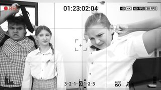 1 КЛАСС vs 9 КЛАСС ! Кто Круче на КАНИКУЛАХ