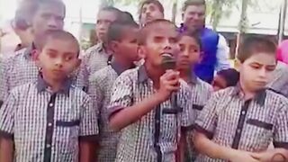 Amezing voice by blind child.