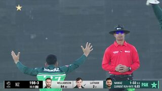 Another wicket for pakistan M.Nawaz gets it