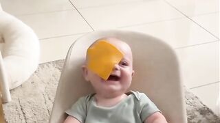 Bayi ngakak koq aku ketularan