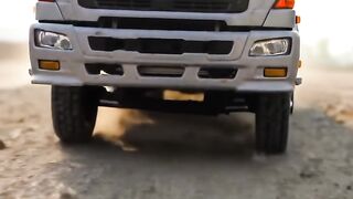 FULL POWER! Scale RC Truck Ripping Through the Gravel and Dust