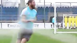 Sergio Ramos and Karim Benzema show their skills in Real Madrid training