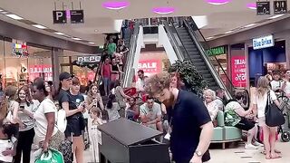 Flashmob Cover in Mall