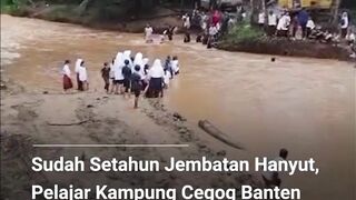 Miris namun penuh semangat