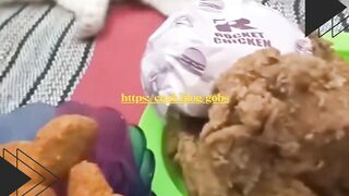 Kucing Ketahuan Nyolong Makanan!