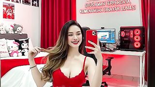 YANG BAJU MERAH JANGAN SAMPAI LOLOS