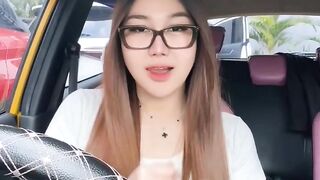 Sambil nunggu temen