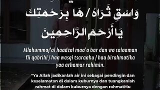 Doa menyiram air ke kuburan