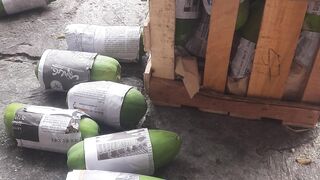 Lagi pilih buah yang segar hehehe