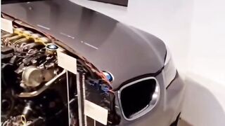 Une voiture BMW coupé en deux pour révéler tous les détails Son ingénieur interne