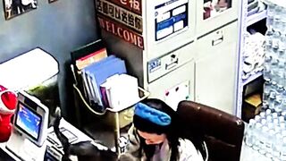 Before he left! This cute cat said goodbye.