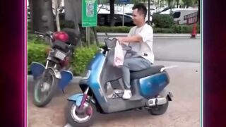 Siapakah pacar yang tidak beruntung itu?