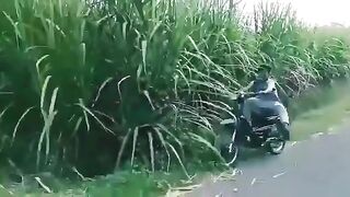 Video lucu viral naik motor
