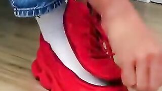 How to tie shoe