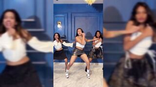 Indian Girl Vidya Choudhary Dance