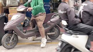 Iseng amat dua teman ini