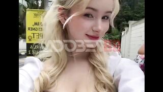 Bule favoritnya siapa ini?