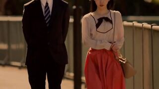 love story student with her friends