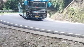 Riki Rendi bus basuri