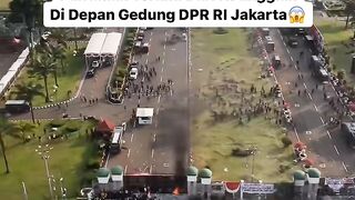 DI DEPAN GENUNG DPR