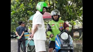 Biasanya prank umpetin sendok bakso