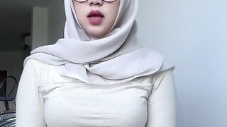 RAEDY KAOS PUTIH UNTUK PERGI MIE AYAM