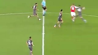 GK Denies Gyokeres before Martinelli scores !