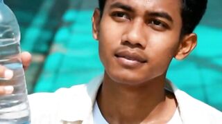 Buah Ini 92 Air! Buah Paling Segar di Dunia, Isinya Hampir Semua Air!