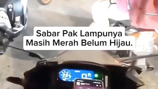 Red Light Crash! Ignoring the Signal Ends Badly