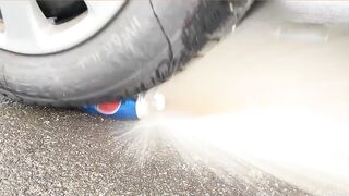 BALÃO GIGANTE DE GELO DA COCA-COLA VS CARRO, Coca-Cola Zero, Powerade, Fanta, Sprite, Fruko e Mentos Diff U