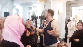 Party mom for music arabian live