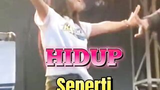 CEWEK BOSPLAY