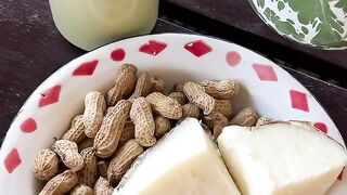 rebusan singkong dan kacang ditemani teh manis panas
